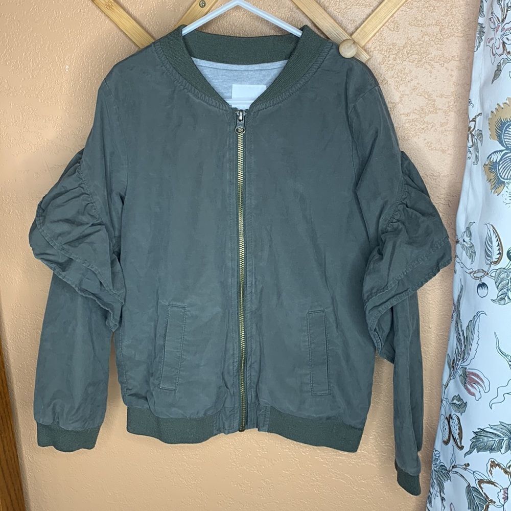 Cat & Jack Army Green Ruffled Bomber Jacket Size M 7/8